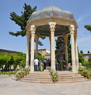 Shiraz-Tomb-of-Hafez